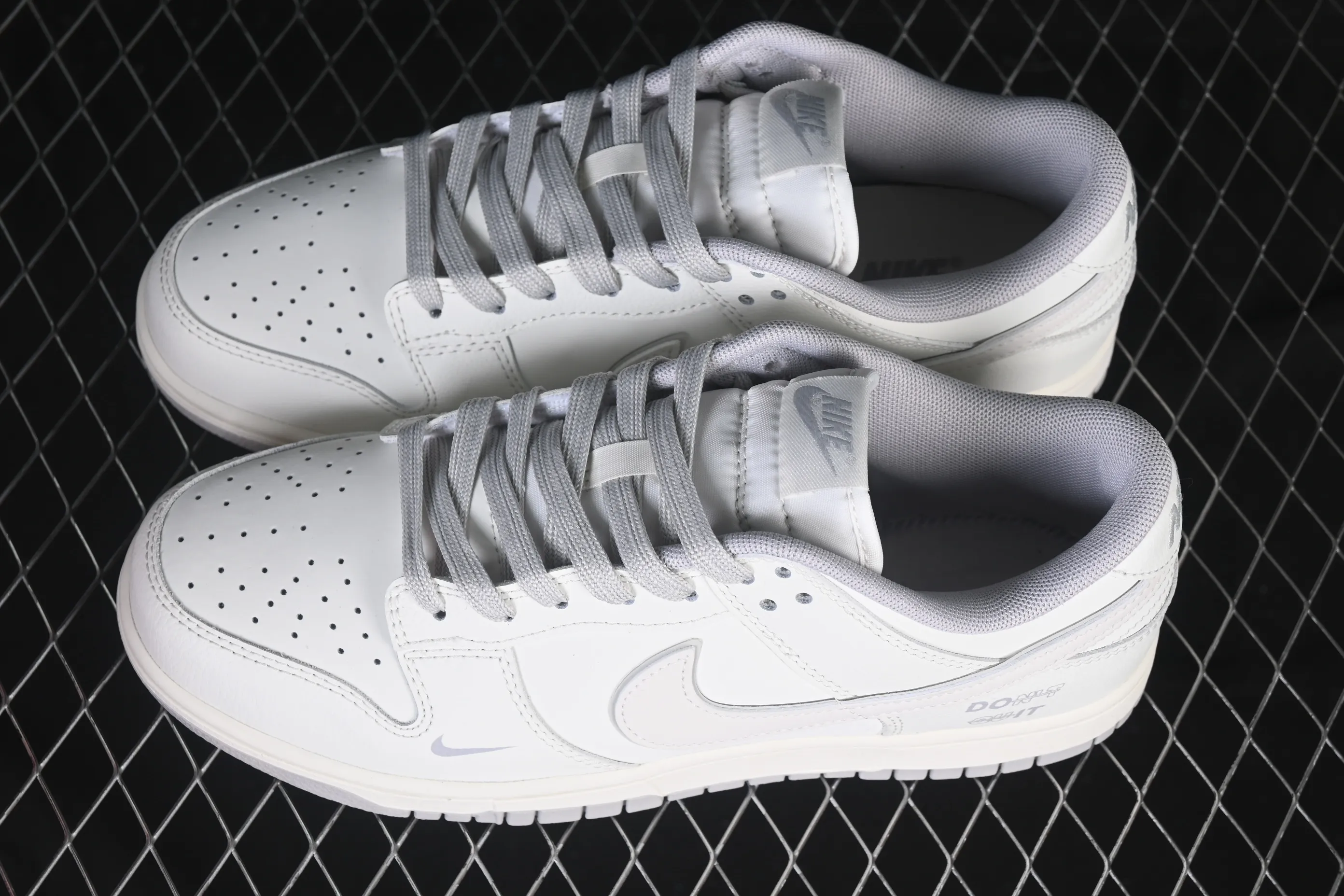All categories Nk SB Dunk Series Nk SB Dunk Low High-end customized low-top sneakers Nike SB Dunk Low "Just Do It" Anniversary high-end customized low-top casual sneakers WG0508-046
